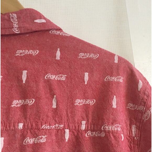 Coca-Cola Shirt Mens Extra Large Red/White Short Sleeved Button Down 100% Cotton - Picture 4 of 9